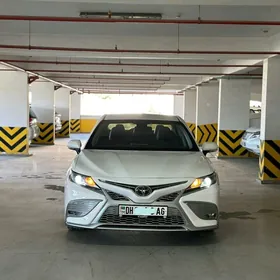 Toyota Camry 2021