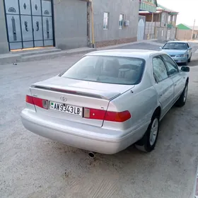 Toyota Camry 2000