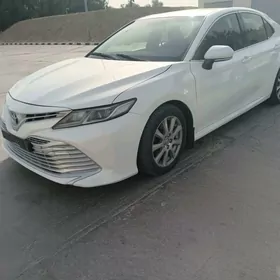 Toyota Camry 2020