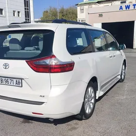 Toyota Sienna 2019