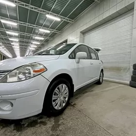 Nissan Versa 2010