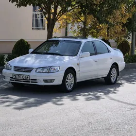 Toyota Camry 2001