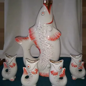 рюмки и графин рыбки