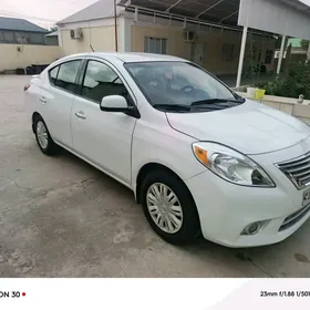 Nissan Versa 2013