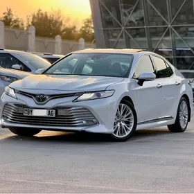 Toyota Camry 2019