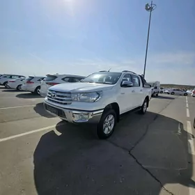 Toyota Hilux 2016