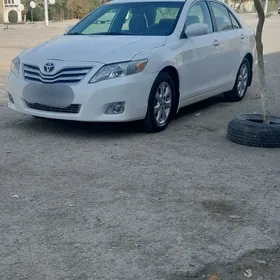 Toyota Camry 2011