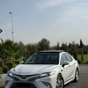 Toyota Camry 2020