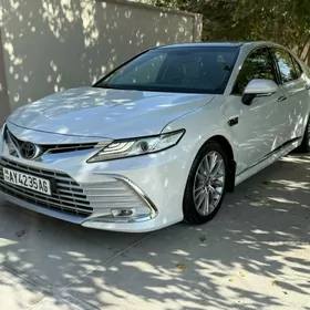Toyota Camry 2021