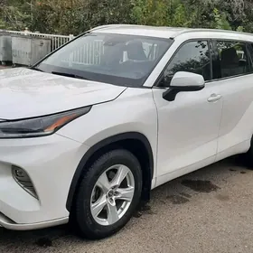 Toyota Highlander 2021