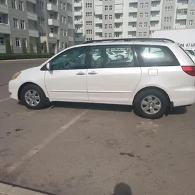Toyota Sienna 2005