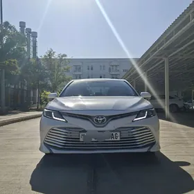 Toyota Camry 2018