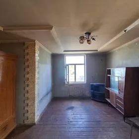 Eýesinden 1kom kerpiçny jaý