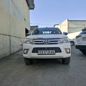 Toyota Hilux 2021