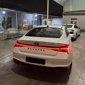 Hyundai Elantra 2020