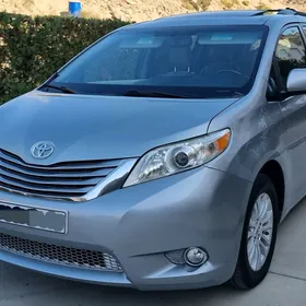 Toyota Sienna 2015