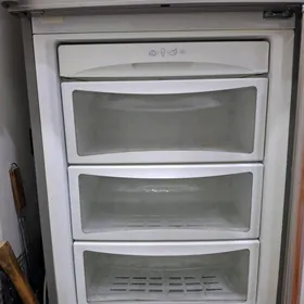Продаём холодильник LG