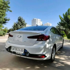 Hyundai Elantra 2020