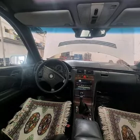 Mercedes-Benz E320 1996