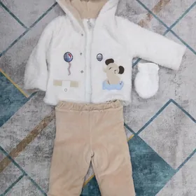 На новорожденную девочку