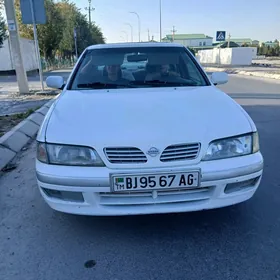 Nissan Primera 1989