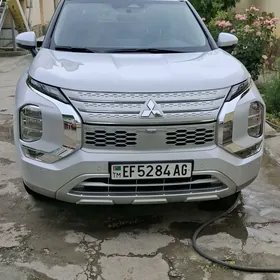 Mitsubishi Outlander 2024