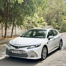 Toyota Camry 2021