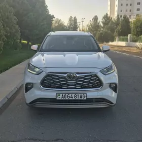 Toyota Highlander 2020