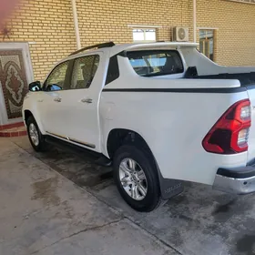 Toyota Hilux 2023
