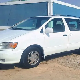 Toyota Sienna 2002