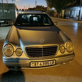 Mercedes-Benz E320 2002