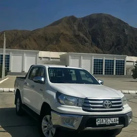 Toyota Hilux 2016