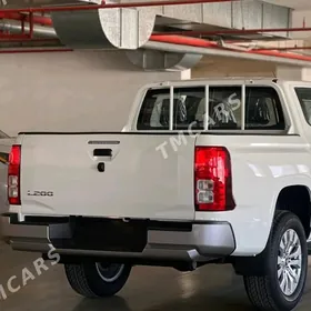 Mitsubishi L200 2025