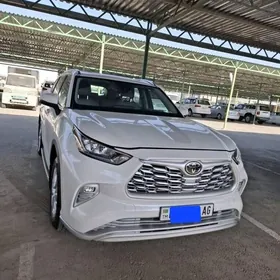 Toyota Highlander 2020