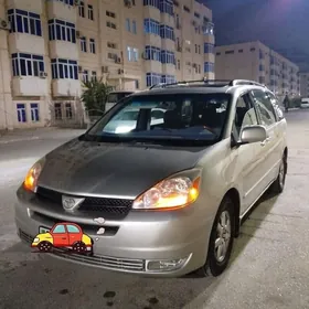 Toyota Sienna 2004