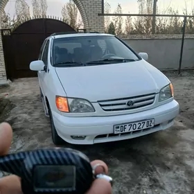 Toyota Sienna 1999
