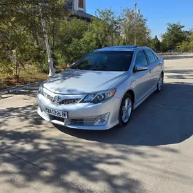 Toyota Camry 2014