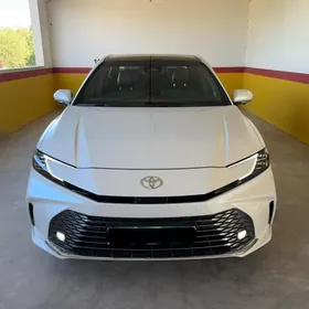 Toyota Camry 2025