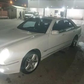 Mercedes-Benz E350 2000