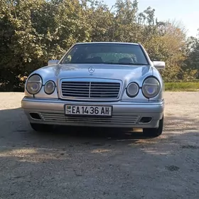 Mercedes-Benz E320 1996