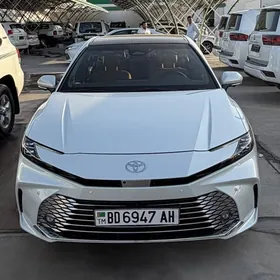 Toyota Camry Hybrid 2025