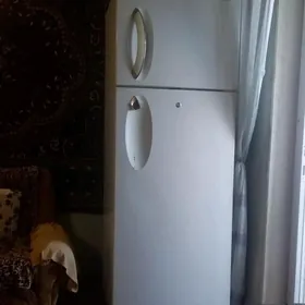 Холодильник LG