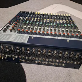 Soundcraft toy aparat pult