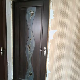Двери, isik