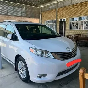 Toyota Sienna 2015