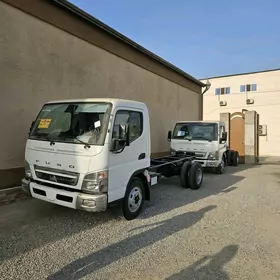 Mitsubishi Canter 2025