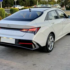 Hyundai Elantra 2025