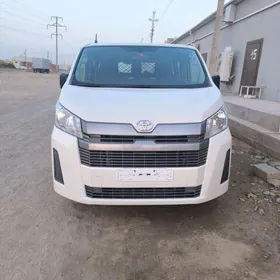 Toyota Hiace 2021