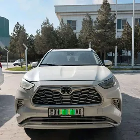 Toyota Highlander 2021