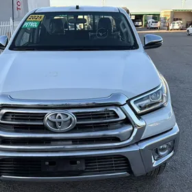 Toyota Hilux 2025